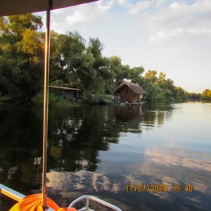 casuta plutitoare canal Sireasa Nord casuta plutitoare canal Sireasa Nord
